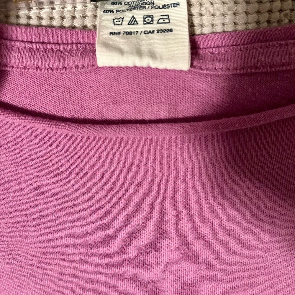 PINK Victoria's Secret Magenta Cropped Off Shoulder Tee Size Small - Picture 5 of 5